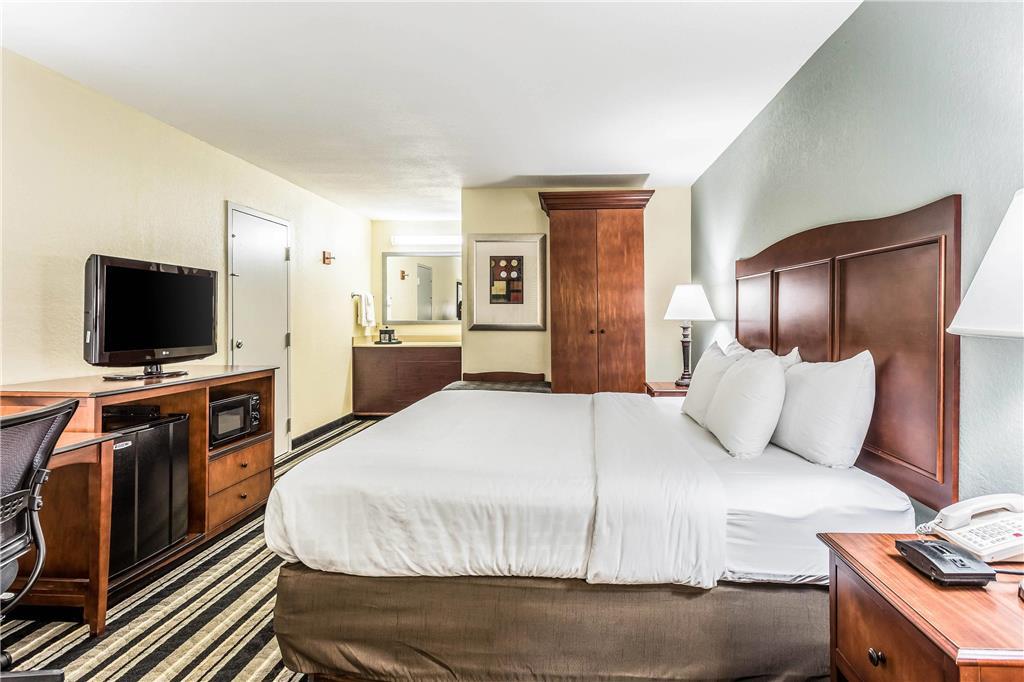 Hotel Clarion Pointe Research Park 3*
