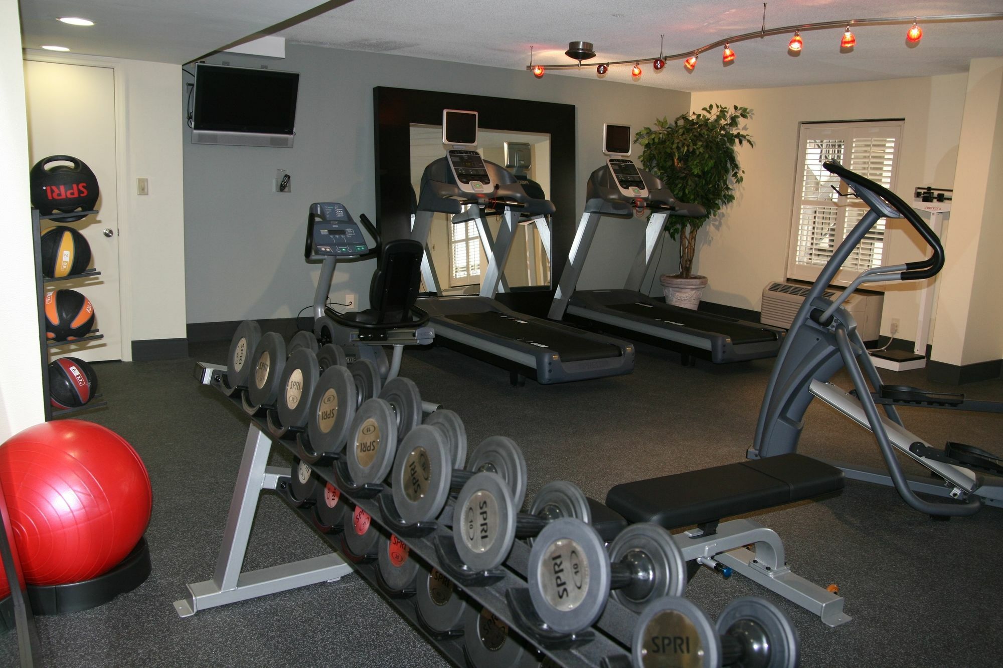 Clarion Pointe Research Park 3*
