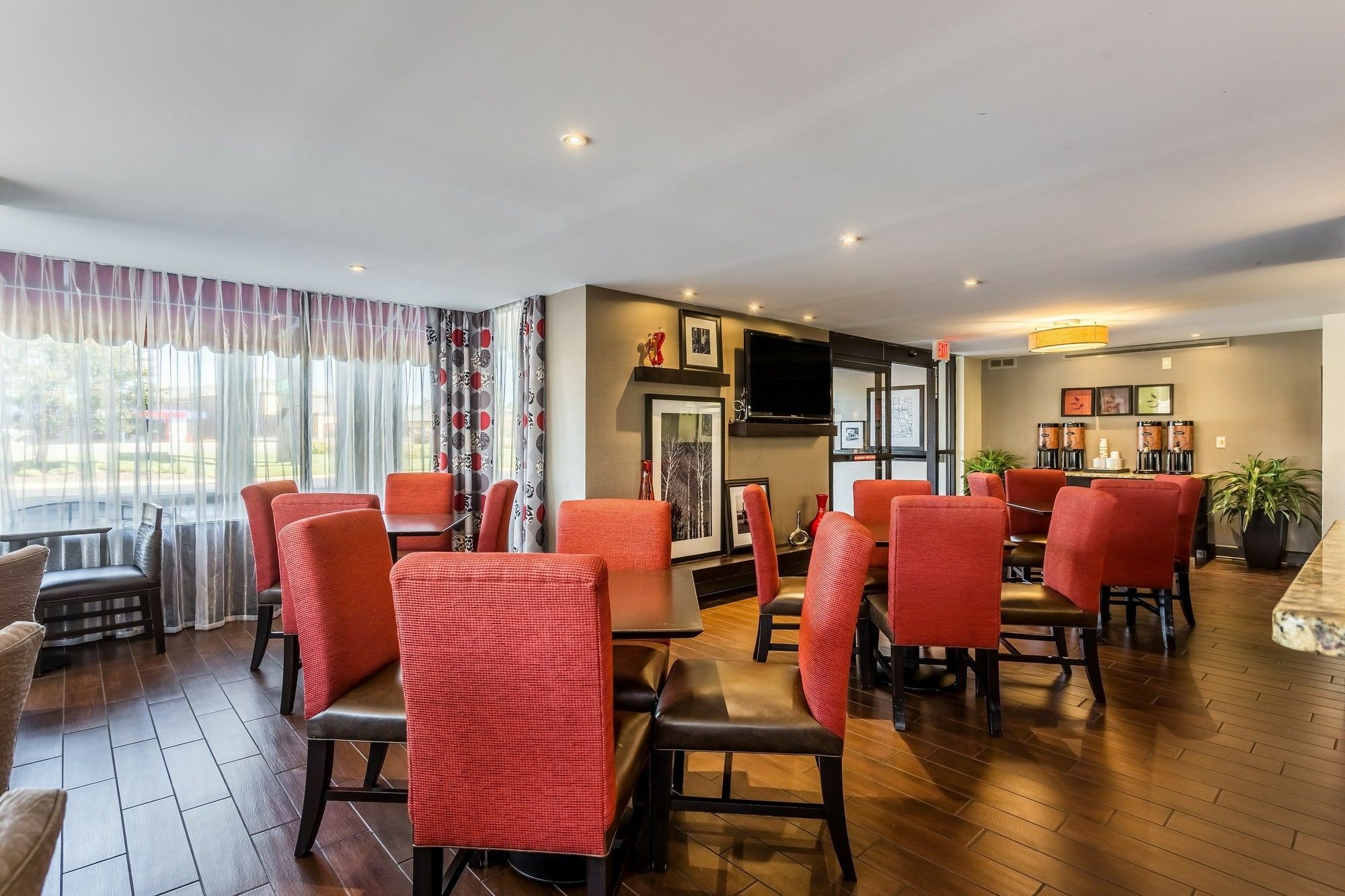 Clarion Pointe Research Park Hotel