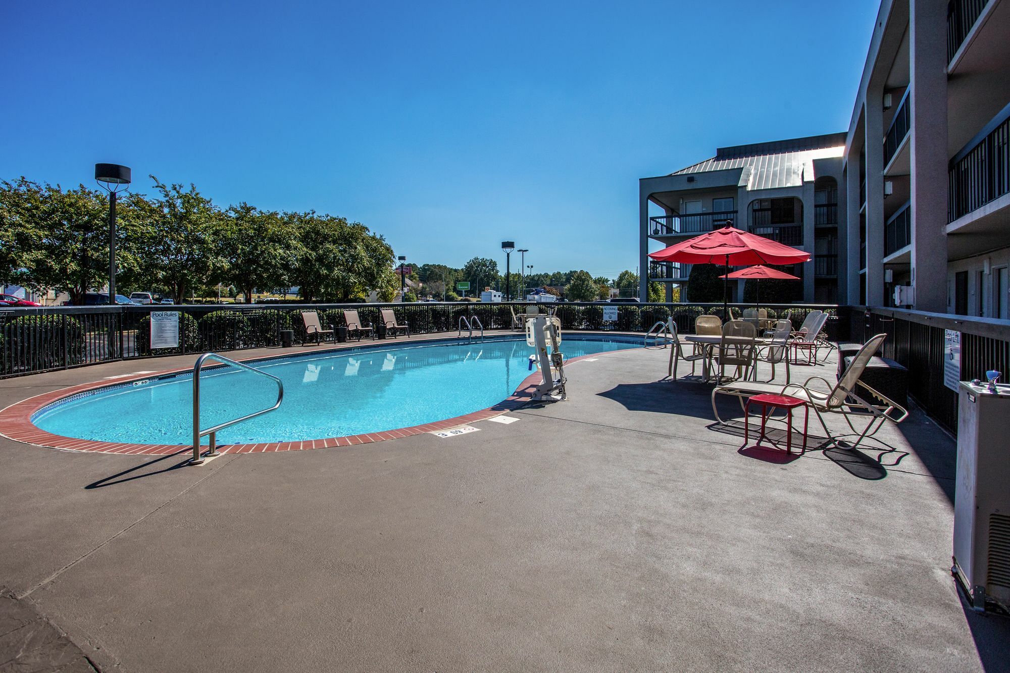 Clarion Pointe Research Park Hotel